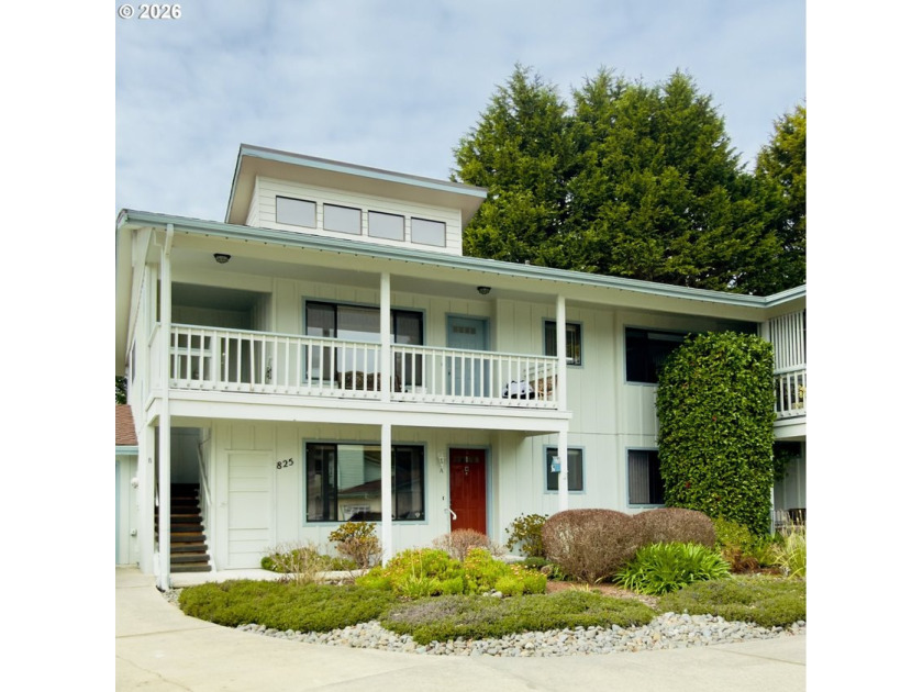 Tucked into a quiet cul-de-sac within the gated 55+ Brookhaven - Beach Home for sale in Brookings, Oregon on Beachhouse.com