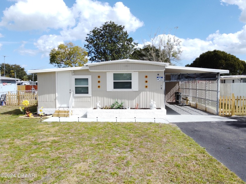 OWN YOUR LAND with NO LOT RENT***FINANCEABLE - Beach Home for sale in Port Orange, Florida on Beachhouse.com