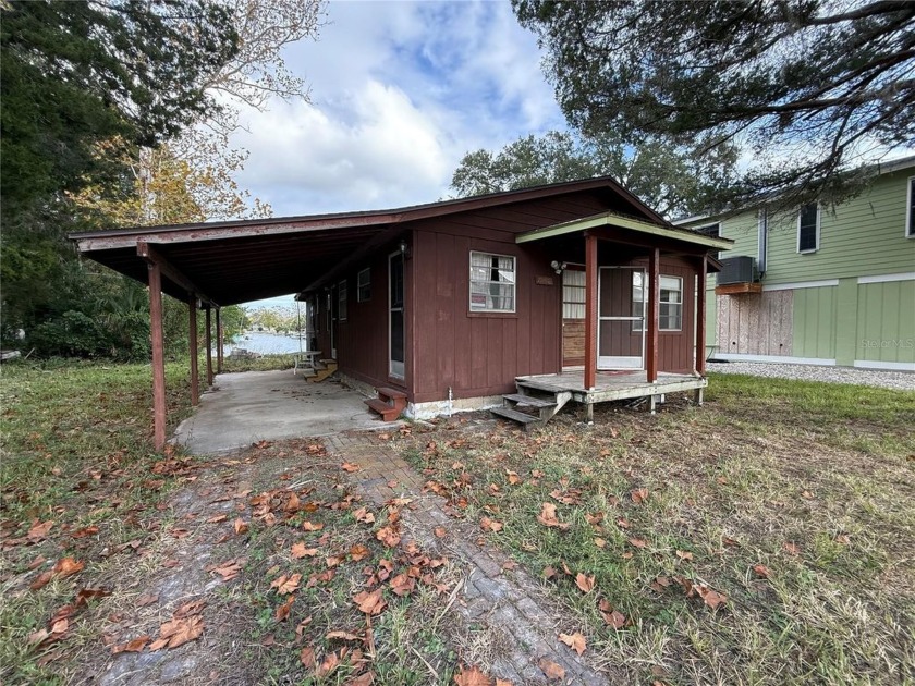 Welcome to Weeki Wachee Gardens, your premier waterfront - Beach Home for sale in Weeki Wachee, Florida on Beachhouse.com