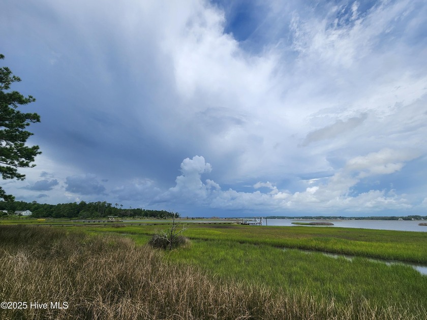SWANSBORO WATERFRONT .64 ACRE KEY LOT with OVER 122 Feet on the - Beach Lot for sale in Swansboro, North Carolina on Beachhouse.com