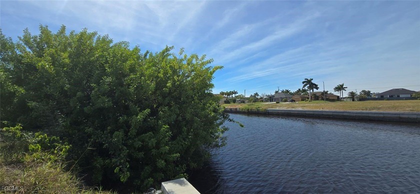 This Gulf access lot in Northwest Cape Coral offers quick access - Beach Lot for sale in Cape Coral, Florida on Beachhouse.com