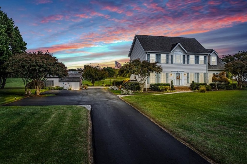 BEAUTIFUL COLONIAL OVERLOOKING THE 17TH HOLE AT QUINTON OAKS - Beach Home for sale in Callao, Virginia on Beachhouse.com