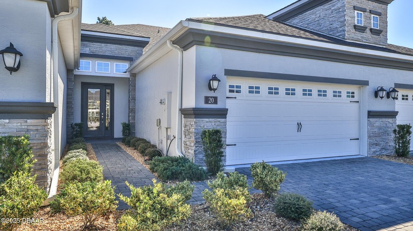 Don't miss this beautifully designed 3-bedroom, 3-bath townhome - Beach Townhome/Townhouse for sale in Ormond Beach, Florida on Beachhouse.com
