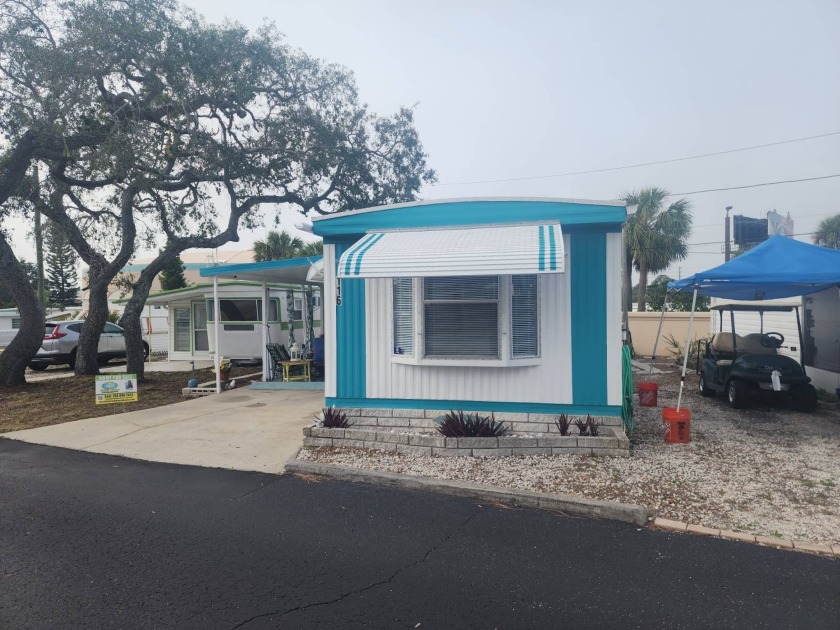 LOCATION!! WALKING DISTANCE TO THE GULF COAST!! NO FLOOD ZONE!! - Beach Home for sale in Largo, Florida on Beachhouse.com