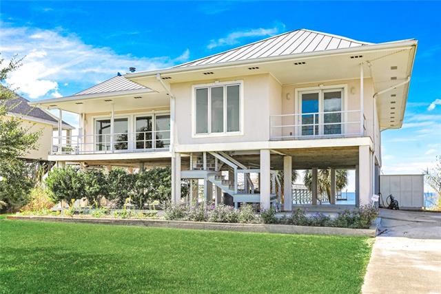 Lakefront living at its best! Fish under the lights every night - Beach Home for sale in Slidell, Louisiana on Beachhouse.com