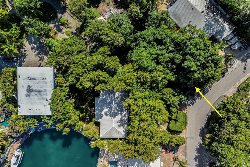Beautiful oversized lot on a dead-end street in one of the Upper - Beach Lot for sale in Plantation Key, Florida on Beachhouse.com