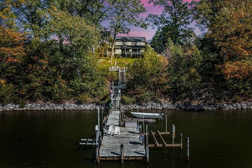 *Your Northern Neck dream home awaits!This Charming property has - Beach Home for sale in Kinsale, Virginia on Beachhouse.com