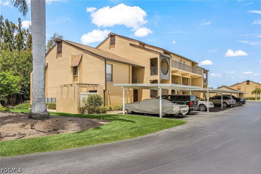 Have you dreamed of living minutes from Sanibel Island? This - Beach Condo for sale in Fort Myers, Florida on Beachhouse.com