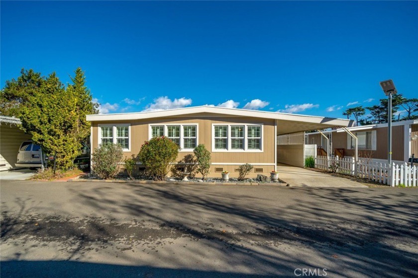 Enjoy this beautiful 2 bedroom and 2 bath home with sunroom - Beach Home for sale in San Luis Obispo, California on Beachhouse.com