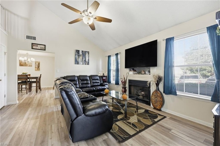 Welcome home! This exquisite 2 bd 2bth condo is located in a - Beach Condo for sale in Williamsburg, Virginia on Beachhouse.com