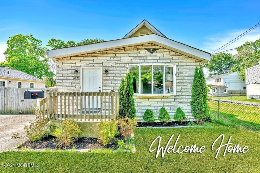 WOW!!  Come see this Clean and Cozy 3 Bedroom Colonial, located - Beach Home for sale in Keansburg, New Jersey on Beachhouse.com