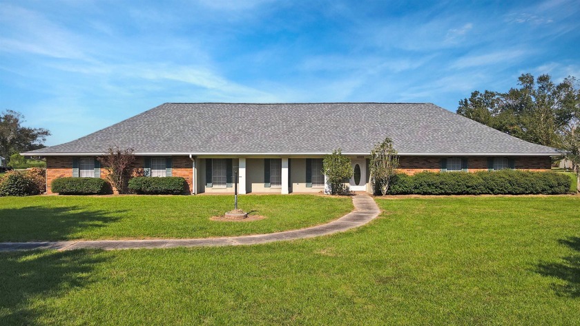 Six-Bedroom Waterfront Home - Endless Potential ! Discover the - Beach Home for sale in Bourg, Louisiana on Beachhouse.com