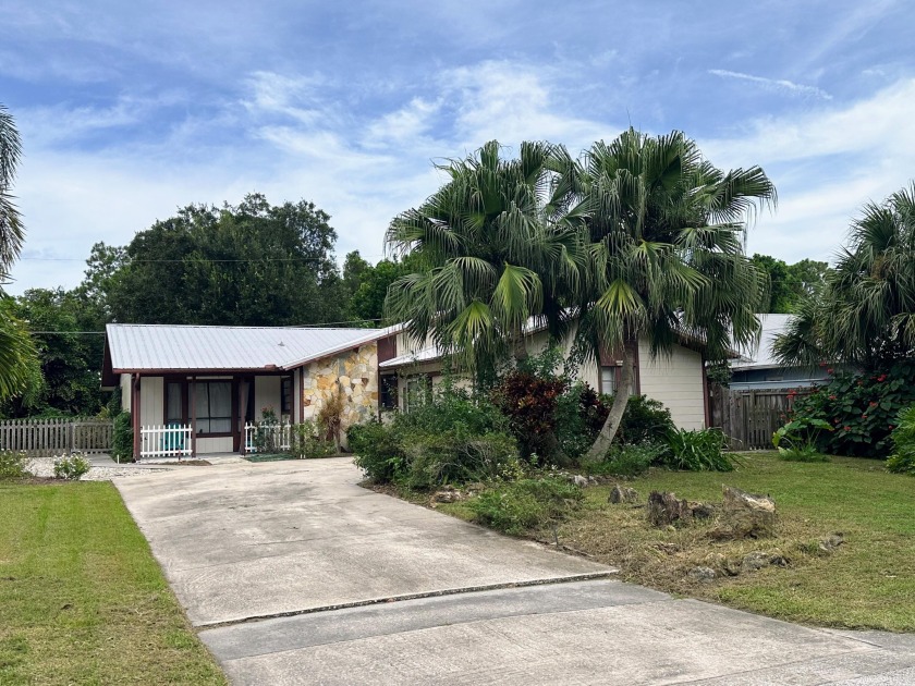 Inviting home with generous rooms and a great floor plan.  Each - Beach Home for sale in Vero Beach, Florida on Beachhouse.com