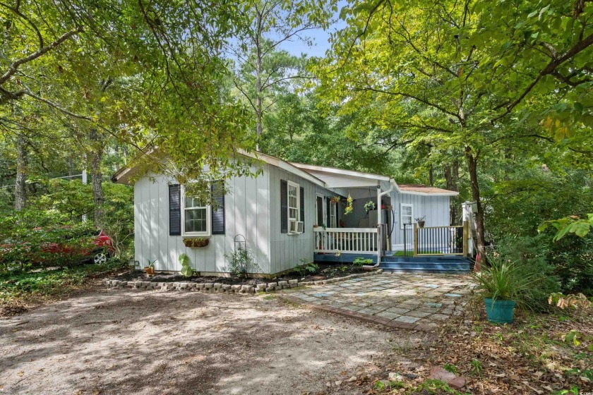 This charming 2BR/1BA home is located in the highly desirable - Beach Home for sale in Little River, South Carolina on Beachhouse.com