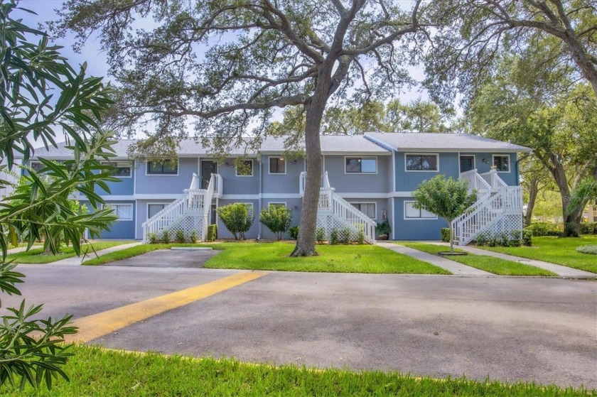 This charming 2 Bedroom 2 Bathroom condo unit in Harbor Pines - Beach Condo for sale in Bradenton, Florida on Beachhouse.com