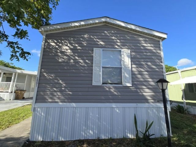 Come and enjoy this newer 3-bedroom 2-bath home with modern - Beach Home for sale in Deerfield Beach, Florida on Beachhouse.com