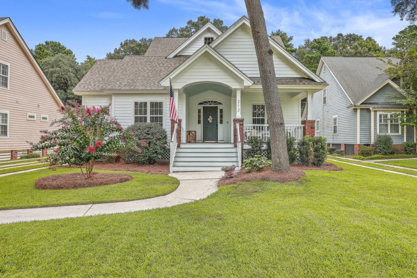 This tastefully renovated craftsman style home is a MUST SEE! - Beach Home for sale in Charleston, South Carolina on Beachhouse.com