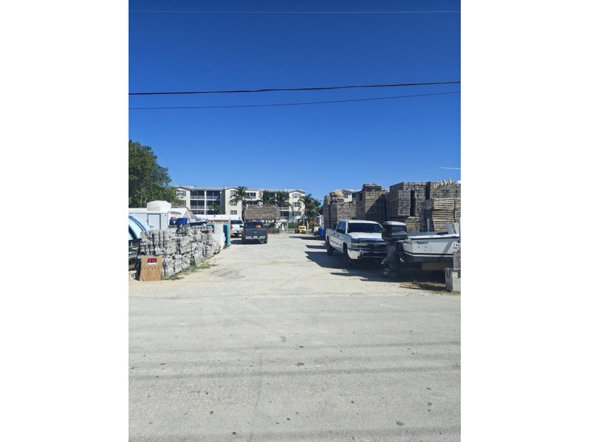 Waterfront commercial investment opportunity with 100 feet of - Beach Lot for sale in Lower Matecumbe Key, Florida on Beachhouse.com