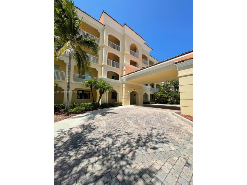 Beautiful 2 beds 2 bats + Dent Second floor CORNER UNIT turn key - Beach Condo for sale in Fort Pierce, Florida on Beachhouse.com