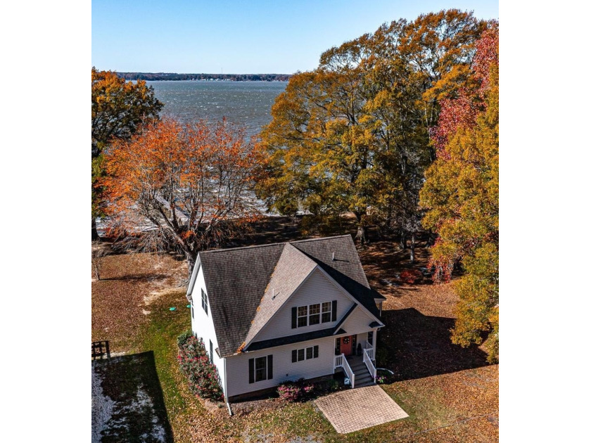 Welcome to your desirable waterfront lifestyle on the beautiful - Beach Home for sale in Warsaw, Virginia on Beachhouse.com