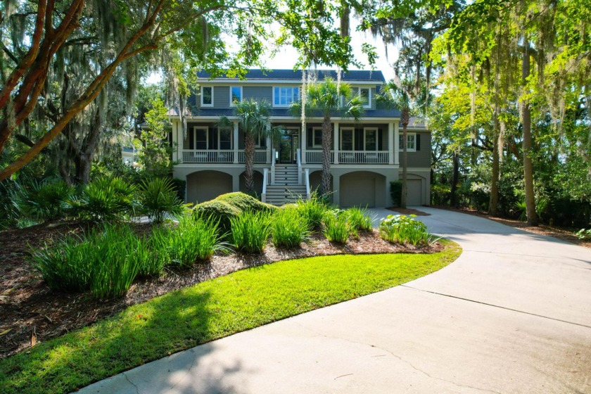 Nestled away from the road surrounded by graceful live oaks - Beach Home for sale in Seabrook Island, South Carolina on Beachhouse.com