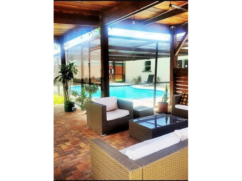 Welcome to Paradise. This beautiful waterfront home has an - Beach Home for sale in Davie, Florida on Beachhouse.com