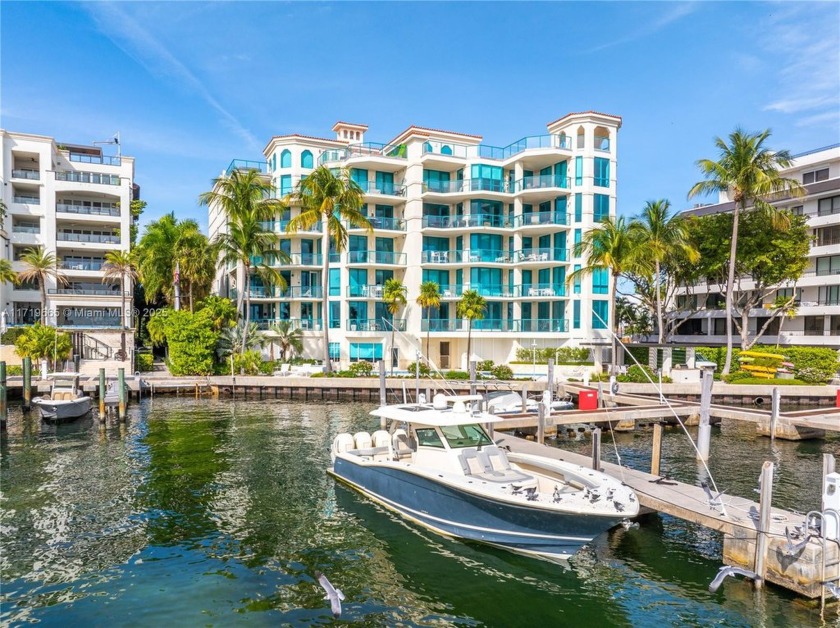 Calling all boaters! This 4 BR, 3.5 BA, 4th floor unit in - Beach Condo for sale in Miami, Florida on Beachhouse.com