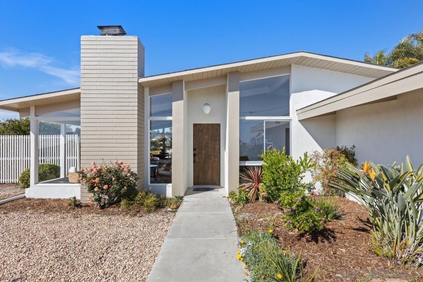 Stunning Mid-Century Modern *Pacifica* home in North P.B. with - Beach Home for sale in San Diego, California on Beachhouse.com