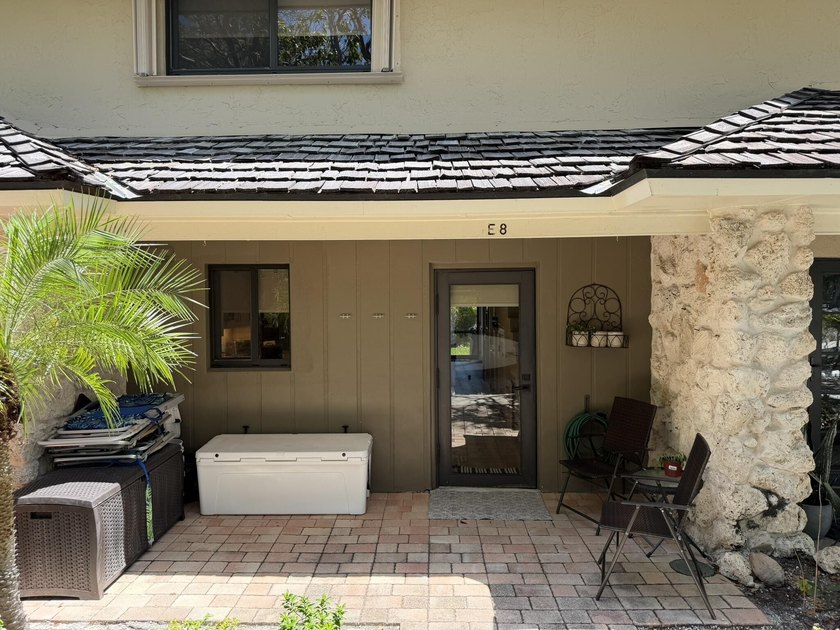 Fully renovated waterfront townhouse in Buttonwood Bay. This - Beach Townhome/Townhouse for sale in Key Largo, Florida on Beachhouse.com