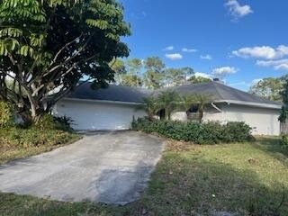 Charming country-style home on a fully fenced and sodded 1 - Beach Home for sale in West Palm Beach, Florida on Beachhouse.com