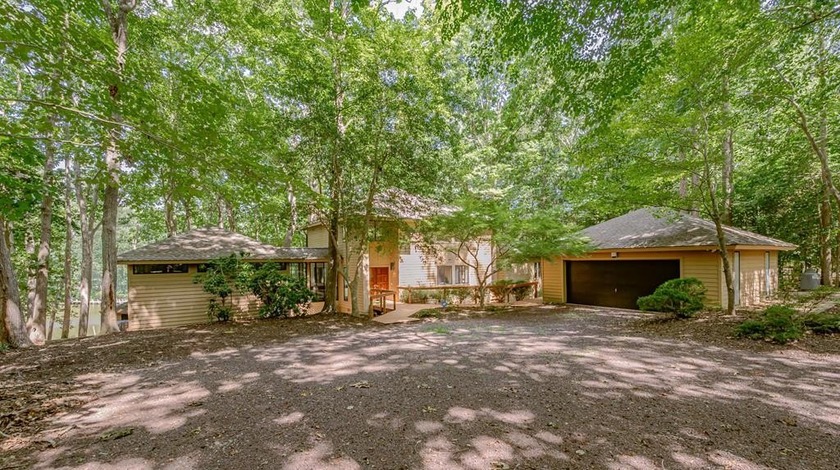 Welcome to *The Treehouse,* a contemporary 7-bedroom, 5-bath - Beach Home for sale in Hartfield, Virginia on Beachhouse.com