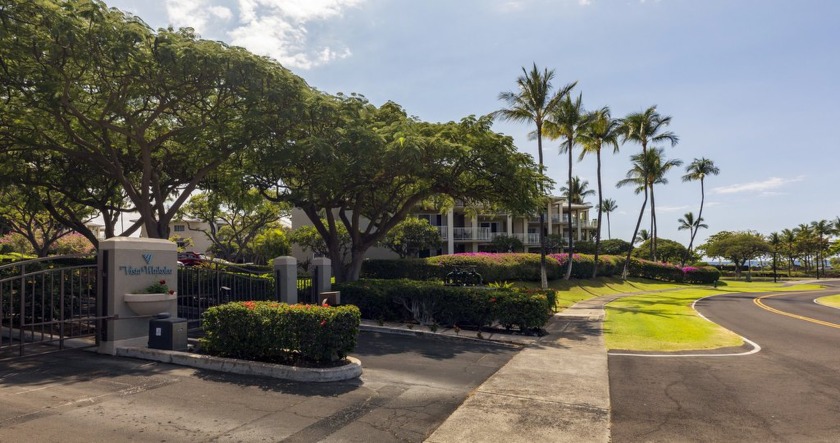 F105 has a very private location on the fairway with no other - Beach Condo for sale in Waikoloa, Hawaii on Beachhouse.com