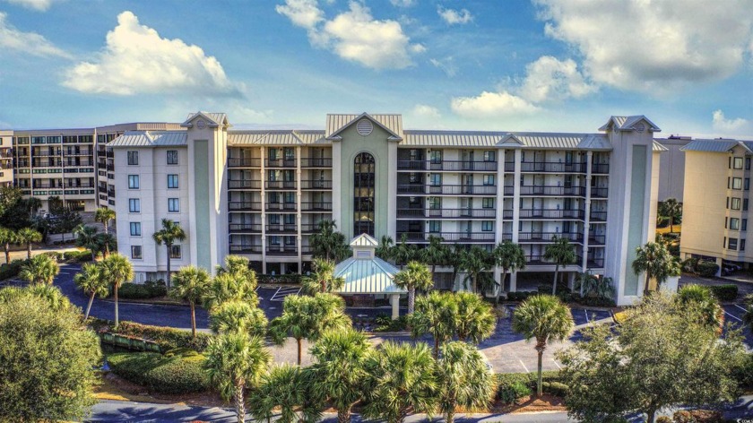 Well maintained and updated 4 bedroom & 3 full bathroom, end - Beach Condo for sale in Pawleys Island, South Carolina on Beachhouse.com