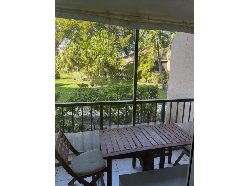 PERFECTLY LOCATED! MINUTES FROM THE BEACH! HUGE SPACE FOR 1/1!! - Beach Condo for sale in Hallandale Beach, Florida on Beachhouse.com