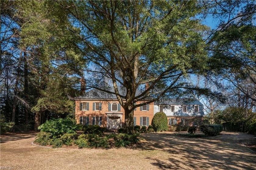 Classic Georgian-style, six bedroom brick estate set on a - Beach Home for sale in Virginia Beach, Virginia on Beachhouse.com