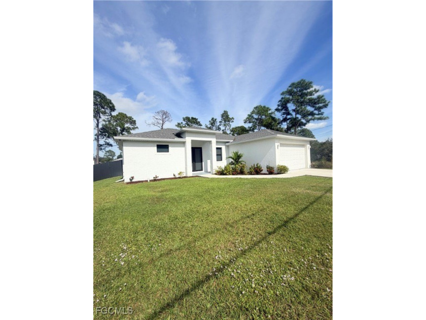 Beautiful Home - Prime Location! Discover this spacious and - Beach Home for sale in Lehigh Acres, Florida on Beachhouse.com