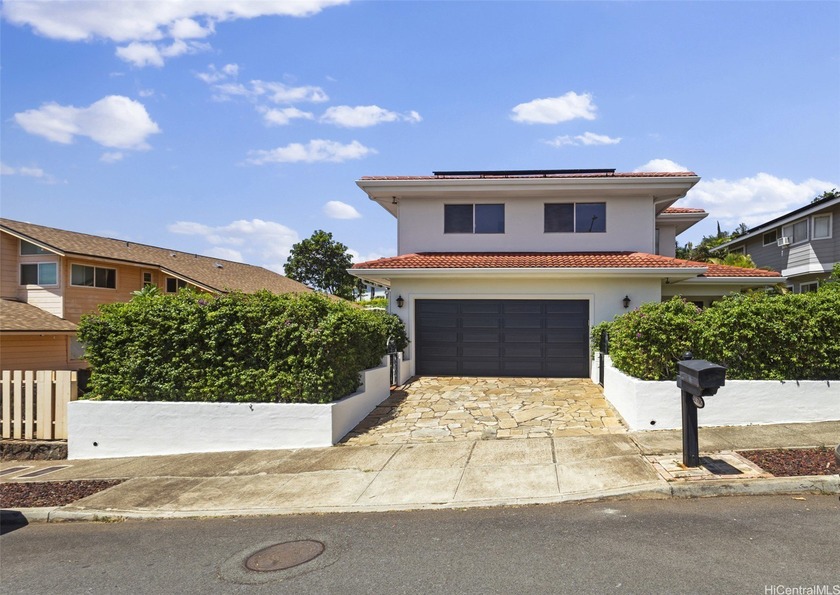 **Huge price reduction**Welcome home to this move-in ready in - Beach Home for sale in Kapolei, Hawaii on Beachhouse.com