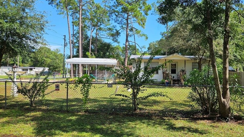 Perfect starter home or get-a-way! Partially  furnished - Beach Home for sale in Carabelle, Florida on Beachhouse.com