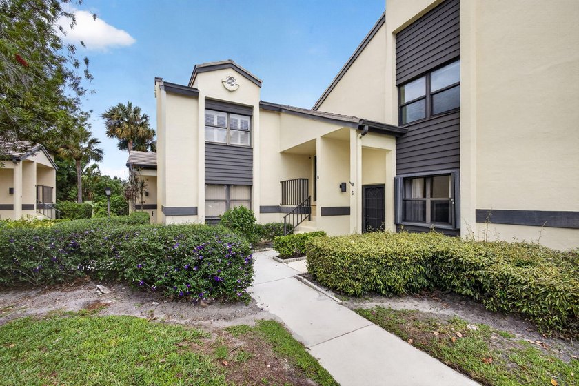 Rarely Available 2 Bedroom, 2 Bathroom Plus Office/Den Floor - Beach Condo for sale in Palm City, Florida on Beachhouse.com