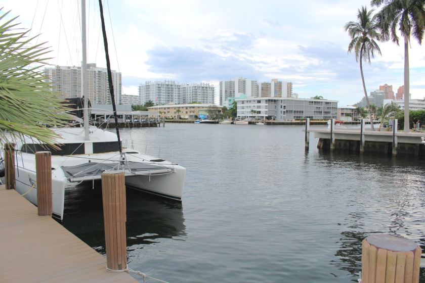 Remodeled, clean unit on the 8th floor. Beautiful, uninterrupted - Beach Condo for sale in Fort Lauderdale, Florida on Beachhouse.com