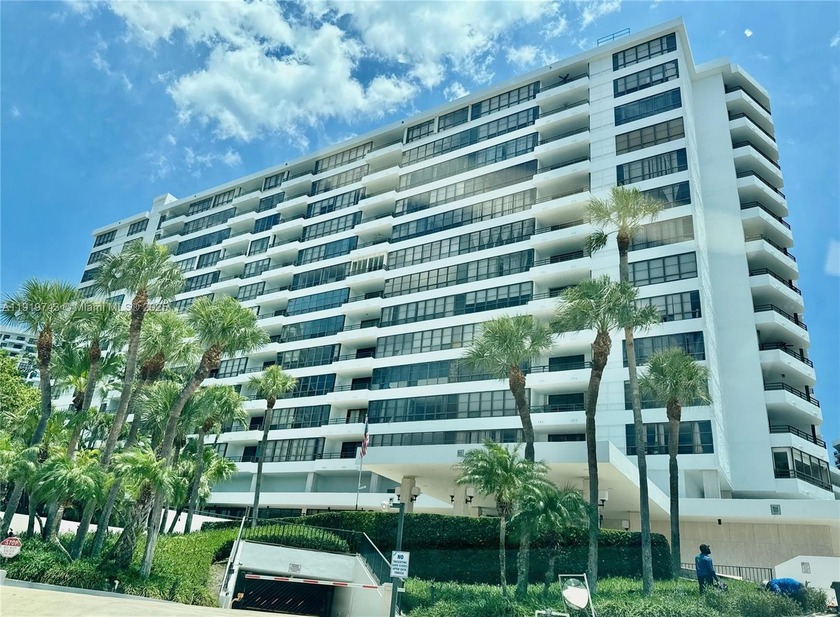 Beautiful Apartment with Intracoastal views in sunny Florida! - Beach Condo for sale in Hallandale Beach, Florida on Beachhouse.com