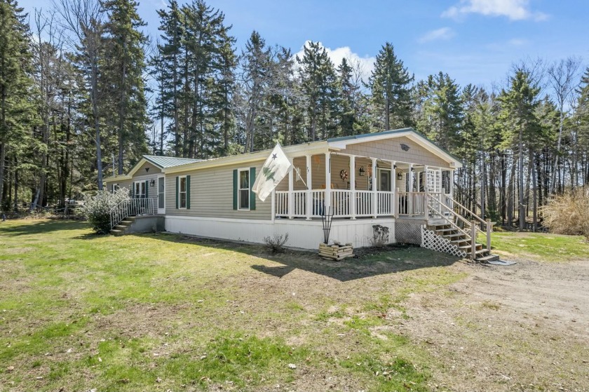 This charming 3 bedroom, 2 bath home nestled on a sprawling 1.11 - Beach Home for sale in Harpswell, Maine on Beachhouse.com