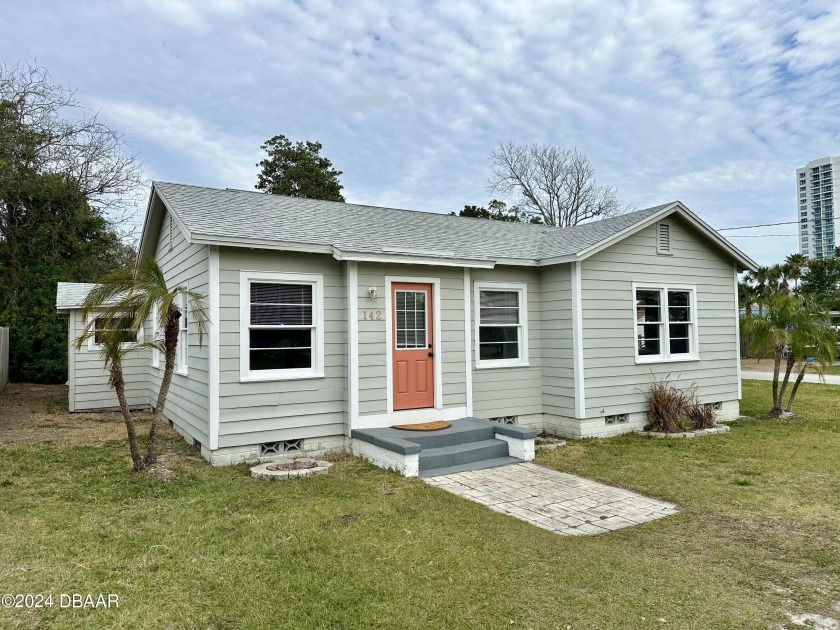 Great single-family home located within a 6-minute drive to the - Beach Home for sale in Holly Hill, Florida on Beachhouse.com