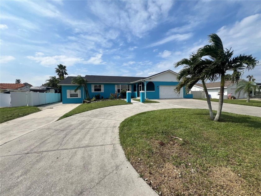 Live the Ultimate Florida Lifestyle with this spectacular - Beach Home for sale in Apollo Beach, Florida on Beachhouse.com