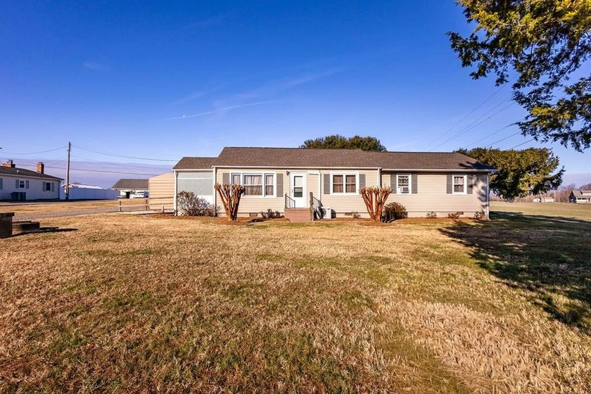 Charming, cozy, and full of character, this beautifully - Beach Home for sale in Warsaw, Virginia on Beachhouse.com