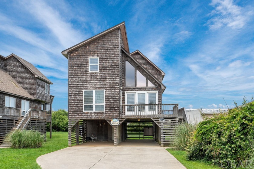 Just 3 rows from the beach, this beach coop is ready to enjoy - Beach Home for sale in Kill Devil Hills, North Carolina on Beachhouse.com
