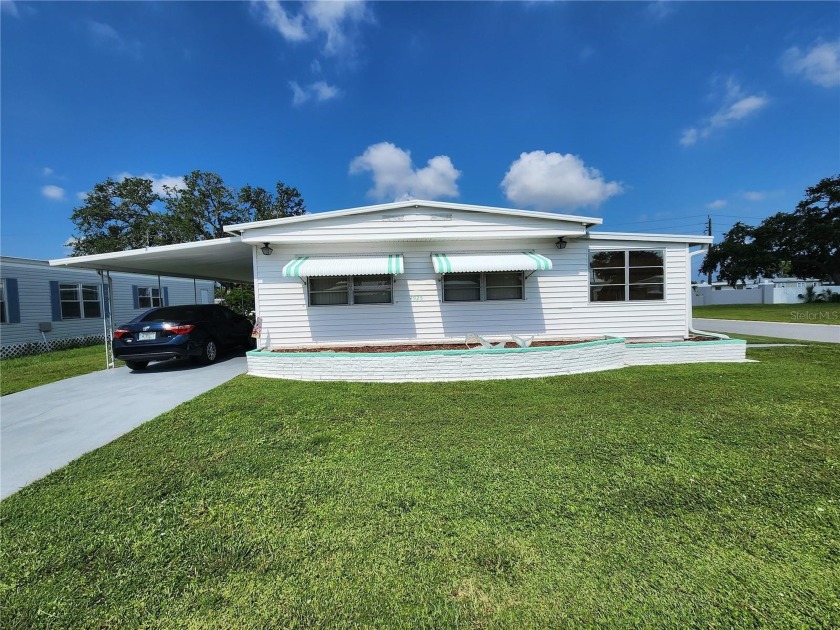 NEW ROOF 10/24.  Charming Corner Lot Home located in Heather - Beach Home for sale in Bradenton, Florida on Beachhouse.com