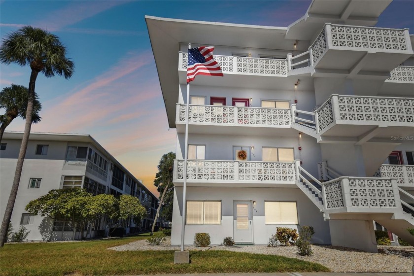 One or more photo(s) has been virtually staged. Welcome to this - Beach Condo for sale in Seminole, Florida on Beachhouse.com