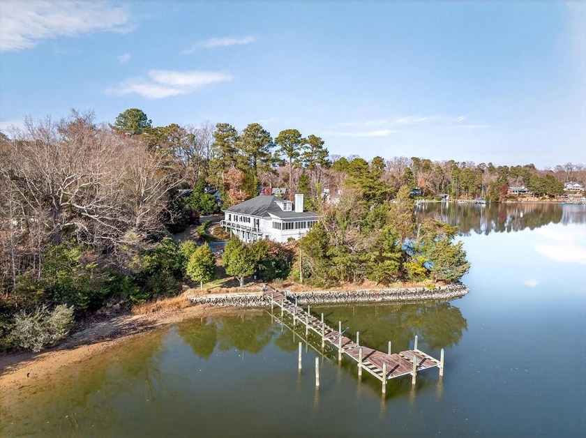 Rare waterfront opportunity on Carter's Creek with commanding - Beach Home for sale in Weems, Virginia on Beachhouse.com