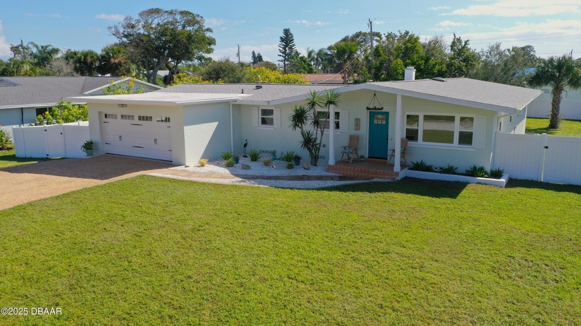 Welcome to this stunning 4 bdrm, 2 bath, fabulous mid-century - Beach Home for sale in Ormond Beach, Florida on Beachhouse.com